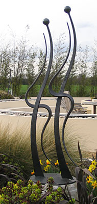 figurative garden sculpture featuring lovers
